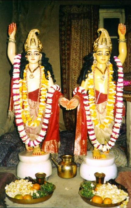 A photo of Nitāi-Śacī-suta